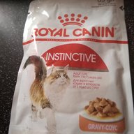 Пользовательская фотография №1 к отзыву на Royal Canin Instinсtive Кусочки паштета в соусе для взрослых кошек